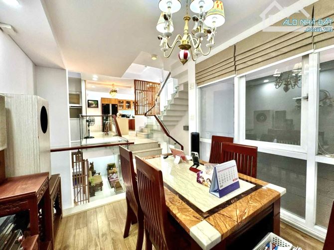 Bán nhà Phú Nhuận - xe hơi thông - nở hậu 6m - 73m2 - 5 tầng - 6