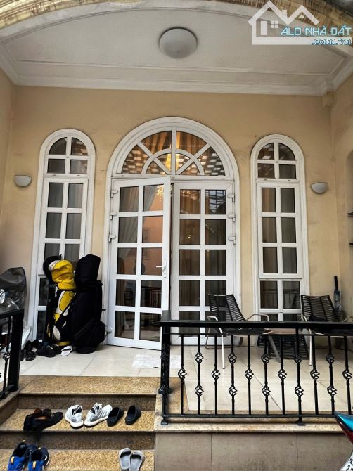 SIÊU HIẾM nhà lõi Đống Đa, 111m², MT 5.5M NỞ HẬU - Ô TÔ - KINH DOANH - nở hậu, giá 26,79T - 3