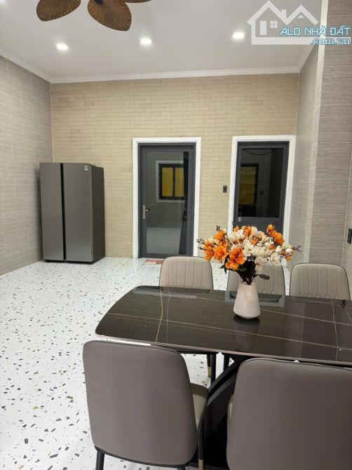 Chủ nhà đi nước ngoài bán nhà đẹp gần BV Hạnh Phúc,5,2 tỷ 122m2 - 3