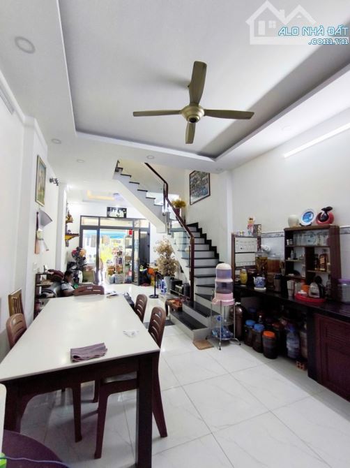 NHÀ LONG TRƯỜNG QUẬN 9 – 70M² – ĐƯỜNG 9M Ô TÔ ĐỖ – 5.XTỶ - 3
