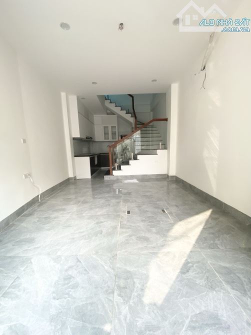 BÁN NHÀ Ỷ LA – LÔ GÓC – Ô TÔ CÁCH 50M – 35MX5T NHÀ MỚI XÂY GIÁ 5,X TỶ - 3