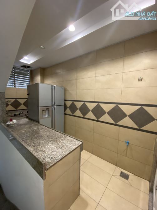 CHỈ 5P RA TRUNG TÂM SG - BÁN NHÀ HXH THÔNG, 3 TẦNG 3PN - 62M2, GẦN VỎNG XOAY DÂN CHỦ - 8,8 - 3