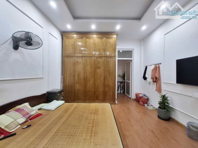 Bán gấp nhà Hoa Bằng 65m2, 5 tầng ô tô đỗ cửa, cách ô tô tránh 10m ở sướng hoặc làm VP - 3