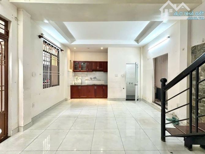 NHÀ 3 TẦNG THÍCH QUẢNG ĐỨC-NGANG 6M-HẺM RỘNG RÃI-DÂN TRÍ CHỈ 5,8 TỶ - 3