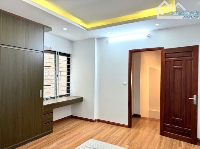 GIÁ TỐT NGỖ 111 SỐ 22 PHỐ QUAN HOA 35 M2 X 5 TẦNG KINH DOANH CÁCH PHỐ 20M SỔ ĐỎ - 3