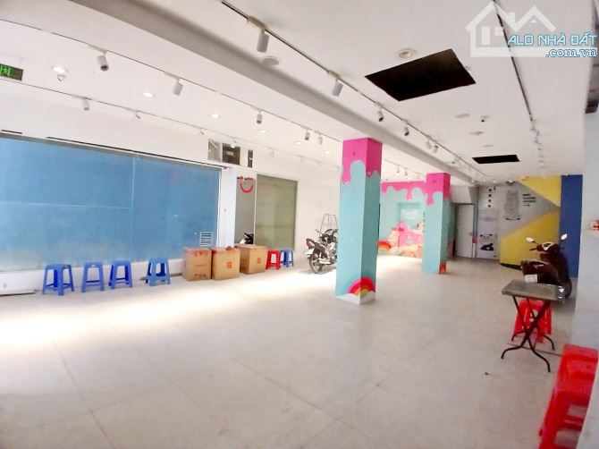 Cho thuê tòa nhà 6 lầu mặt tiền kinh doanh đường Nguyễn Trãi P.2 Quận 5 - 3