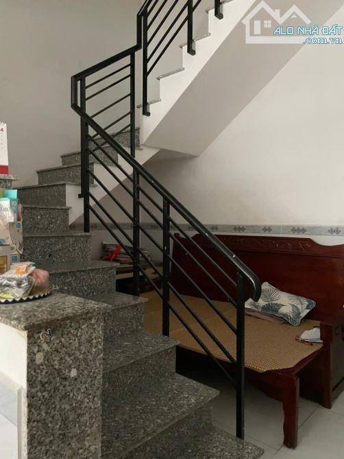 Phạm Thế Hiển, P3, Q8. DT 3,7 x 15, hậu 4m. Giá 5,5 tỷ TL.  Mô tả:- Vị trí: hẻm thông - 3