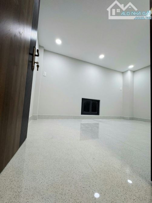 NHÀ ĐẸP LUNG LINH - 3 TẦNG - 4PN - NGAY TRUNG TÂM Q6 - PHƯỜNG 8 - GIÁ NHỈNH 4 TỈ - 3