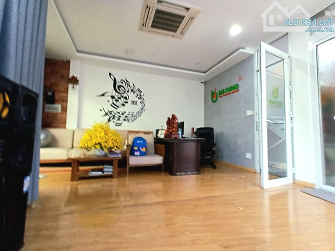 Bán Căn Biệt Thự - 3 Tầng x 158m²(7,9 x 20) Đường Hoàng Hoa Thám - Bình Thạnh - 23 Tỷ 💥 - 3