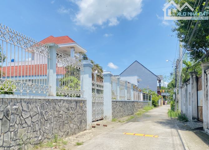 Nền thổ cư _dt 300m2 đường liên ấp Long Khê - Phước Vân LA, SHR - giá 4,3 tr/m2 - 3