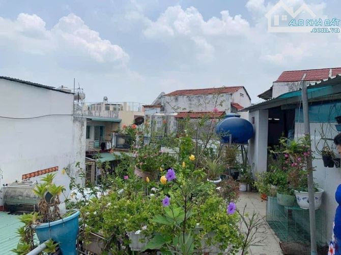 LÔ GÓC 4 TẦNG - 4 X 11 - HẺM THÔNG THOÁNG CÁCH HẺM XE TẢI 30M - GẦN KHU CITY LAND - 5.3 TỶ - 3
