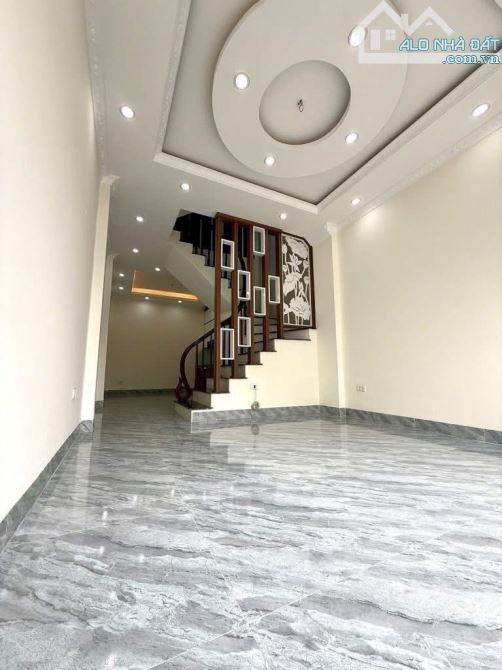 SIÊU HIẾM KIM CHUNG - Ô TÔ ĐỖ CỬA - 5 TẦNG 6 NGỦ - TRỤC CHÍNH GIAO THÔNG - GIÁ CHỈ 5,05 TỶ - 3