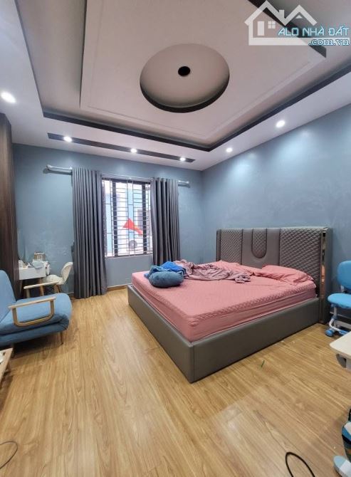Bán nhà 4 tầng duy nhất ô tô đỗ cửa ngay đối diện Hoàng Huy sầm uất - 3