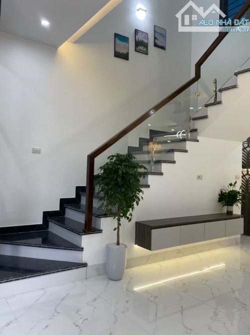 Bán nhà ngõ phố Nguyễn Thị Duệ, ph Lê Thanh Nghị, TP HP mới, 50m2, 3 tầng, mt 5.29m, 2.59 - 3