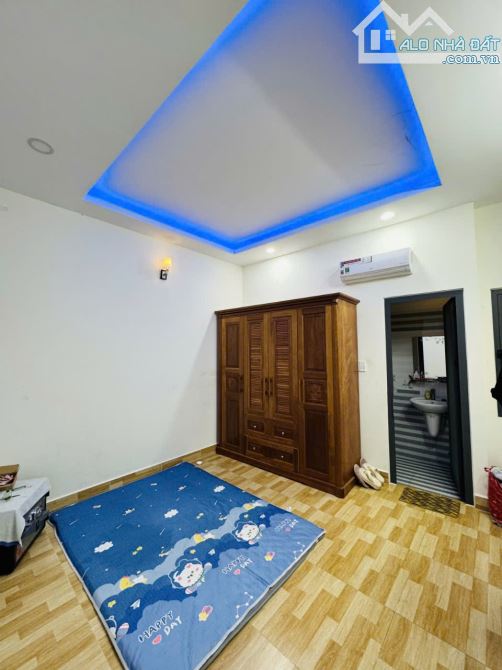 Bán Nhà Trịnh Đình Trọng - 4 tầng mới ở liền - 40m2 View HXH - 3