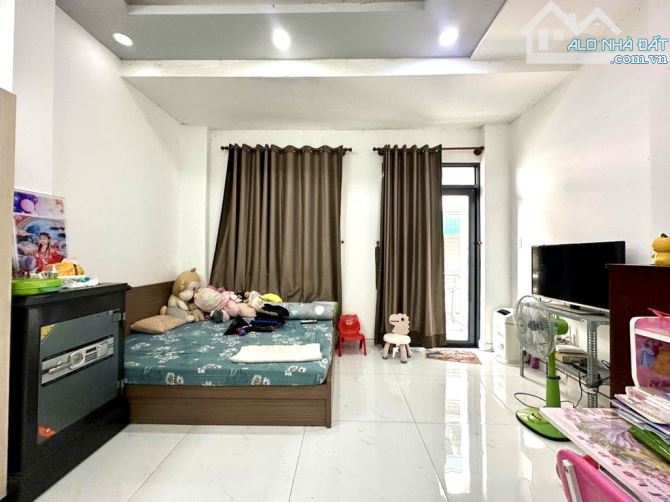NHÀ ĐẸP TÂN PHÚ GIÁP TÂN BÌNH- NGANG 4.5Mx13M - 3 LẦU - NHÀ MỚI ĐẸP NHỈNH 6 TỶ. - 3