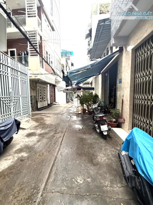 Bán nhà CMT8 Q.3, mặt tiền rộng mênh mông, chỉ 3.x tỷ - 3