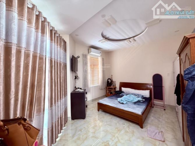 BÁN BIỆT THỰ LÔ GÓC 2 MẶT TIỀN - KDC HIỆN HỮU, QUẬN 8 - VỈA HÈ LÁT ĐÁ SANG TRỌNG - CHỈ - 4