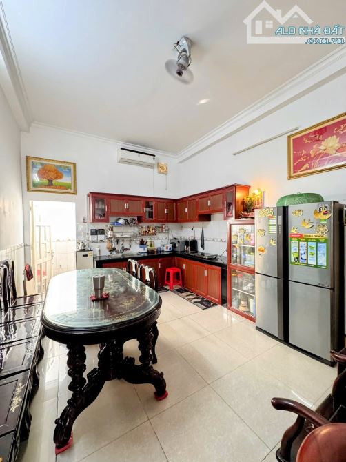 NHÀ BÌNH TÂN KHU TÊN LỬA,BÌNH TRỊ ĐÔNG,HẺM TO NHƯ MẶT TIỀN,VỊ TRÍ ĐẸP ,4 TẦNG 72M2 ,CHỈ 7x - 4