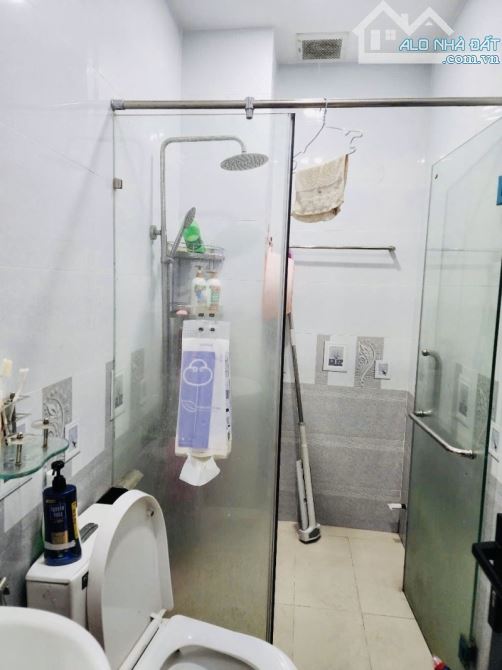 Bán nhà Thủ Đức 2 tầng, 70m2, đường Số 40 Linh Đông. SH, 2PN, 4.89  tỷ. LH: - 4