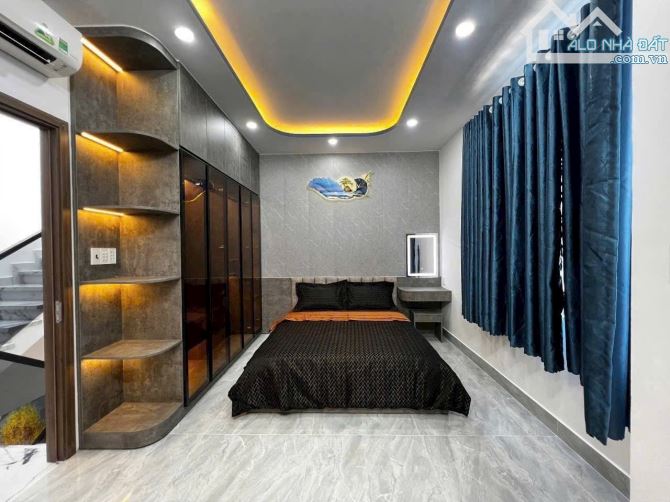 BÁN NHÀ XÂY MỚI 100% - SỔ HỒNG RIÊNG- GIÁP QUẬN 7 CHỈ 1KM - 4