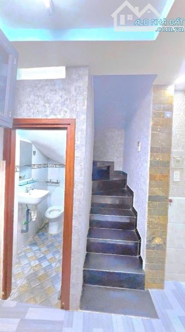 CHỈ 5.2 TỶ NHÀ 5 TẦNG KHU 20 THƯỚC - QUẬN 4, KO LO GIẢI TỎA - 4