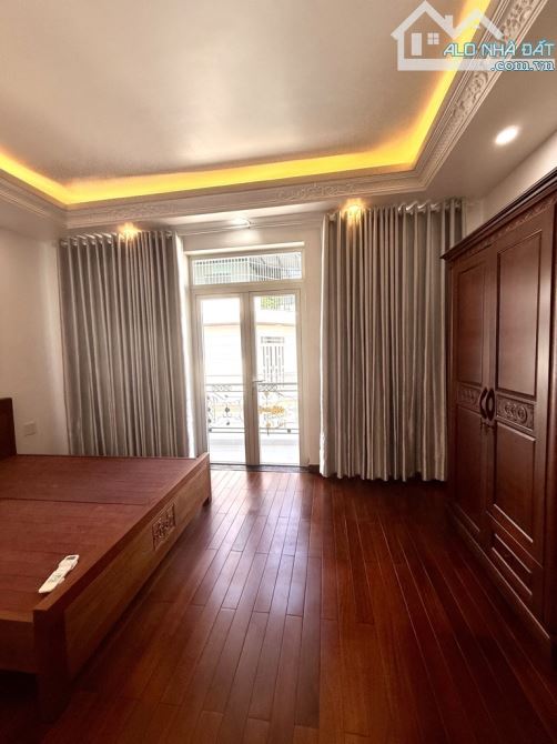 Bán Nhà Phố Ngang 9m, 3 Tầng, Gara Ô Tô, Full Nội Thất Gỗ, Gần Phú Mỹ Hưng - 4