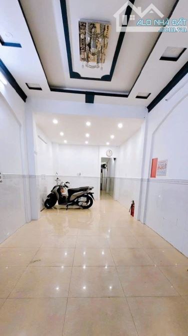 📌QUẬN 4 – GẦN 100M2 – 10 P.TRỌ – THU 25TR/TH – NỞ HẬU 6M - 6Đ+🚘 - 4