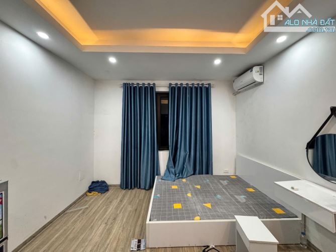 Bán Căn Hộ CCMN - Trung Tâm Cầu Giấy - 50m2 - 9 phòng - 9.3 Tỷ - 4