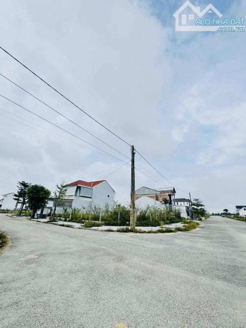 Chuyển nhượng đất nền hai mặt tiền khu quy hoạch Hói Sen - view kênh - 4