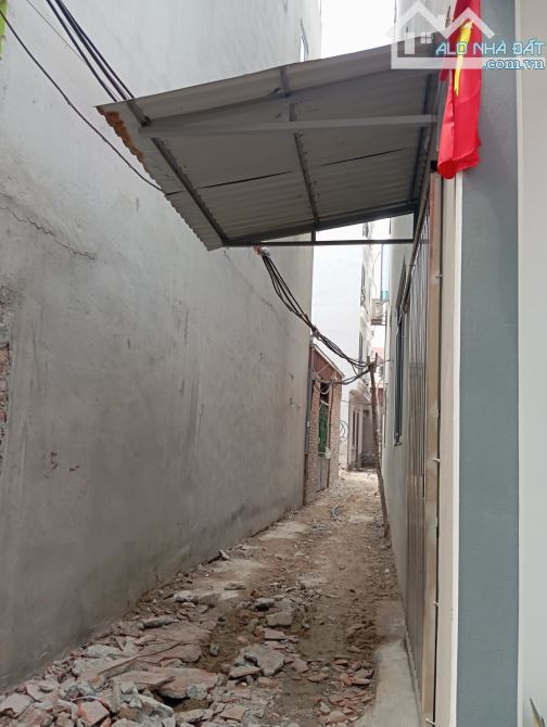 Bán nhà Quốc lộ 32 Thị Trấn Trạm Trôi, 37m2, 5 tầng, mặt tiền 5.3m, giá 5.35 tỷ - 4
