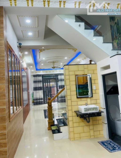 NHÀ ĐẸP 4 TẦNG, GẦN MIẾU GÒ XOÀI, HẺM XE HƠI – GIÁ CHỈ 6.85 TỶ - 3