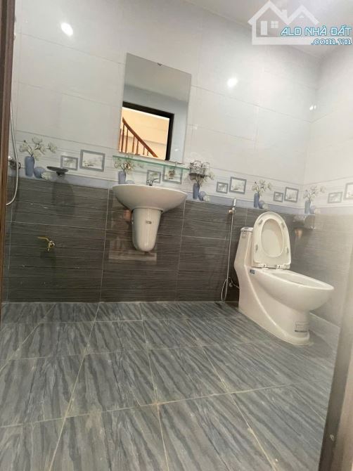🏡 Nhà ĐÔNG LA ĐẠI THÀNH – NHỈNH 4 Tỷ - 90M2 3 TẦNG - 4