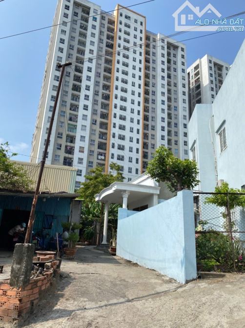 TP.Dĩ An- 81m2- Cấp 4 - 2.6 Tỷ - Hẻm Ôtô- Sổ hồng riêng - 4