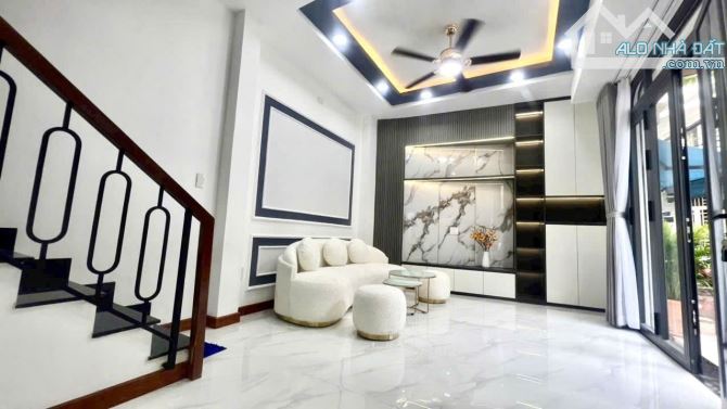BÁN NHÀ ĐẸP QUẬN 10, HÒA HẢO, NGANG LỚN , MỚI TINH - 4
