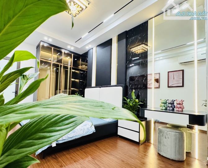 HIẾM TRONG PHÂN KHÚC - 10M Ô TÔ TRÁNH - NHÀ ĐẸP FULL NỘI THẤT - 4