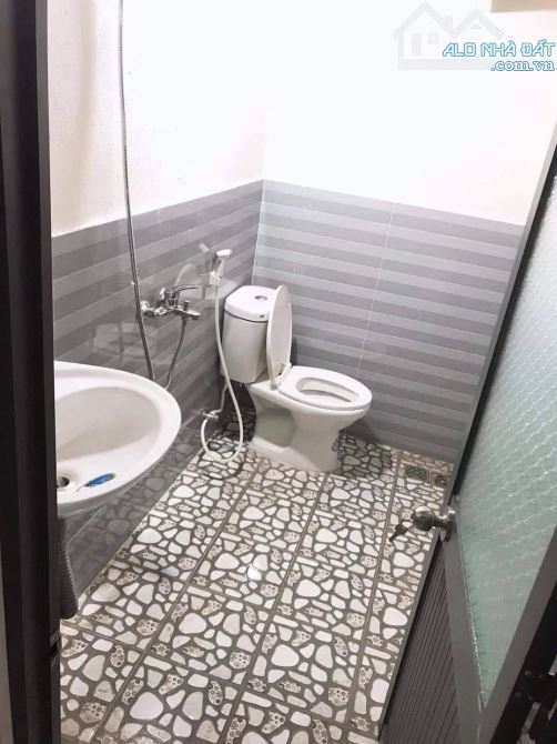 TOÀ CĂN HỘ 3 TẦNG- LÔ GÓC ĐƯỜNG LẠC LONG QUÂN - 210M2- NGANG 10M- 21 PHÒNG FULL- CHỈ 1X TỶ - 4