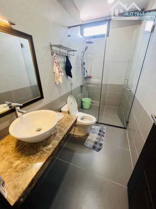 căn góc 4 tầng thoáng mát,đường 6m võ thị nhờ,sát bên kdc nam long quận 7,nhà thiết kế câđ - 4