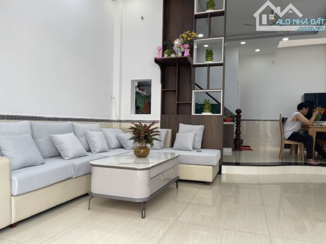 Hẻm lớn Hồ Văn Long – Nhà đẹp 3 tầng – Giá chỉ 5.2 tỷ - 4
