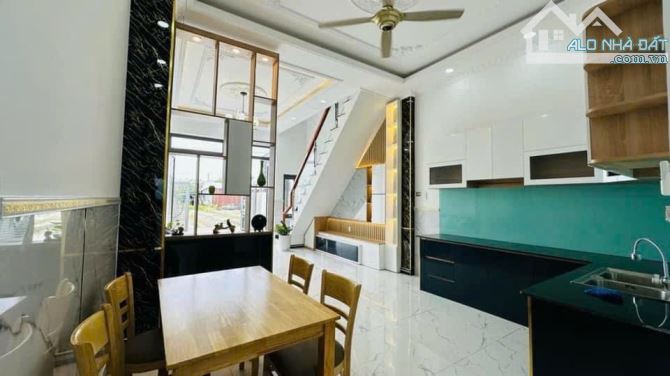 Nhà đẹp HXH cách mặt tiền đường DT 826 vài trăm mét DT to giá chưa đến 2x tỷ - 4