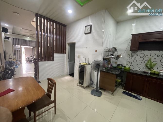 NHÀ MẶT TIỀN ĐƯỜNG NHỰA 8m NGAY HƯƠNG LỘ 2-TÂN HOÀ ĐÔNG 90m2 chỉ 5₫9 - 6