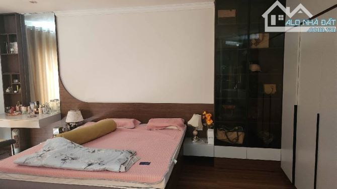 Chị gái em  bán nhà 5t,38m tại Cầu Am,HĐ,thang máy ,ô tô gần chỉ 8t - 4