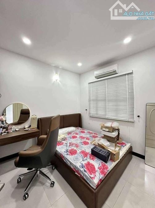 Chú khánh kẹt tiền bán gấp nhà lê văn sỹ - quận 3 giá 6tỷ230/ 82,5m2 sổ hồng - 4