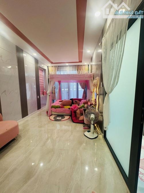 BÁN NHÀ NGUYỄN VĂN QUÁ Q12 - 2 TẦNG 92M2 ( 6M X 16M) - HẺM XE HƠI THÔNG - 5.97 TỶ. - 4