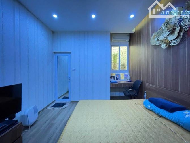 HAI BÀ TRƯNG- PHÂN LÔ - OTO TRÁNH - VỈA HÈ - GARA OTO-60m2 x 4 tầng - 4