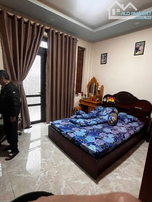 CẦN BÁN GÂP NHÀ MẶT TIỀN ĐƯỜNG PHAN ĐÌNH GIÓT - 4