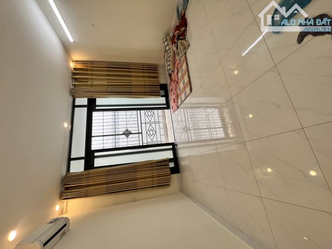 Chỉ 5tỷ3 Cách MT 1 Căn - Ngang 5.5M Ngô Thị Thu Minh,Tb - - 4