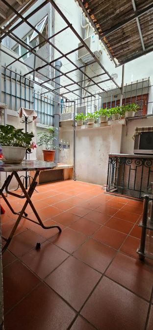 Nhà mặt Phố Đông Các, Đống Đa, ô tô đỗ cửa, DT: 70m2, 4 tầng giá chỉ 30.8 tỷ - 4