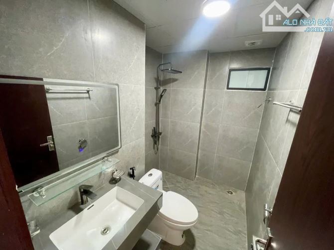 NHÀ ĐẸP MỚI NGÕ Ô TÔ CHÁNH Phố Bát Khối-Long Biên 45m2 X6 tầng X 9.3 TỶ. - 4