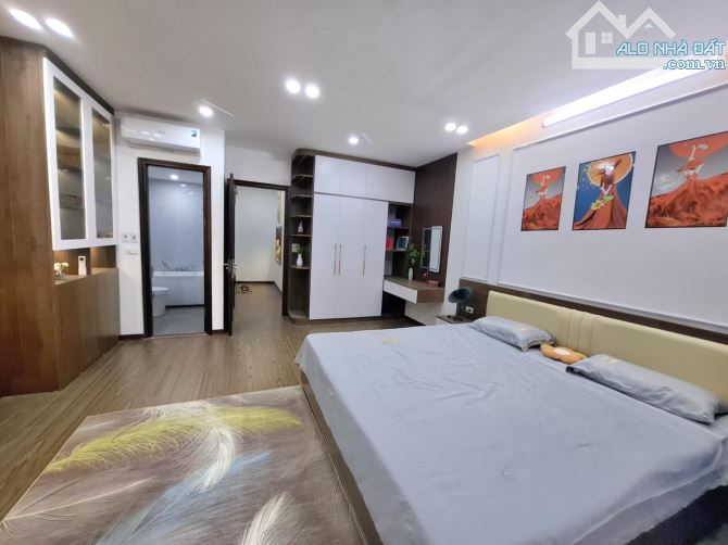 Vương Thừa Vũ, 7 tầng thang máy, ô tô vào nhà, đỗ cửa, sát phố - 4